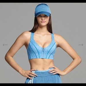 NEW 🚨Ivy Park Blue sports bra